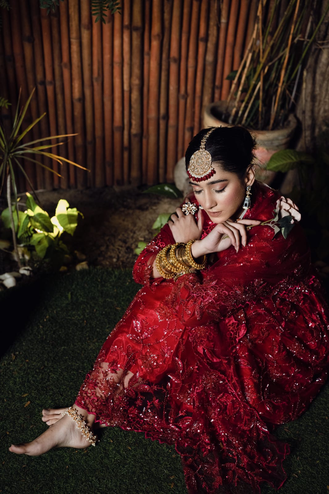 Embark on a mesmerizing voyage through time with the “Qasar-e-Noor Collection ’24.” This collection seamlessly fuses the opulent allure of the Mughal era with a contemporary twist, presenting creations that epitomize both enduring classicism and modern sophistication. With utmost precision and care, each piece encapsulates a narrative steeped in rich heritage, resonating with the lavish opulence that once graced the illustrious courts of ancient India. Immerse yourself in this enchanting fusion of history and refinement, where every jewel narrates a tale of unparalleled beauty and artistry.